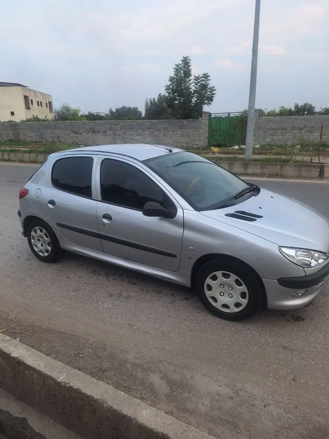 پژو ۲۰۶ نقره ای مدل ۸۷|خودرو سواری و وانت|ساری, |دیوار