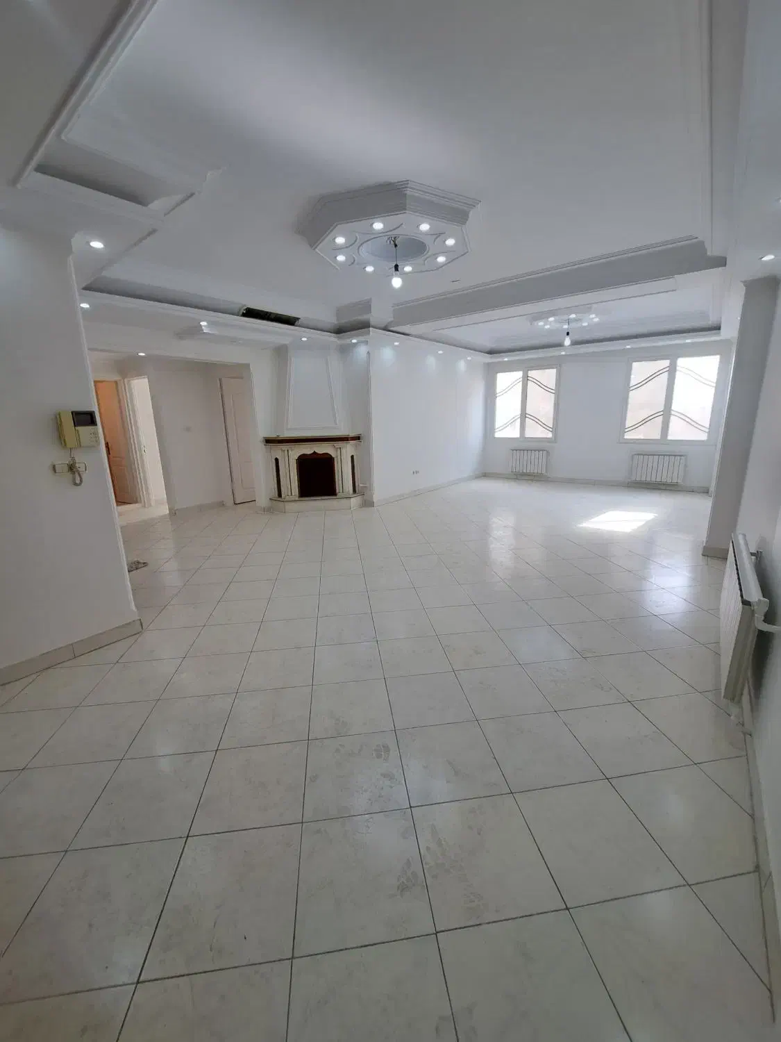 ۹۵ متر فول امکانات کاشانی گلستان شمالی