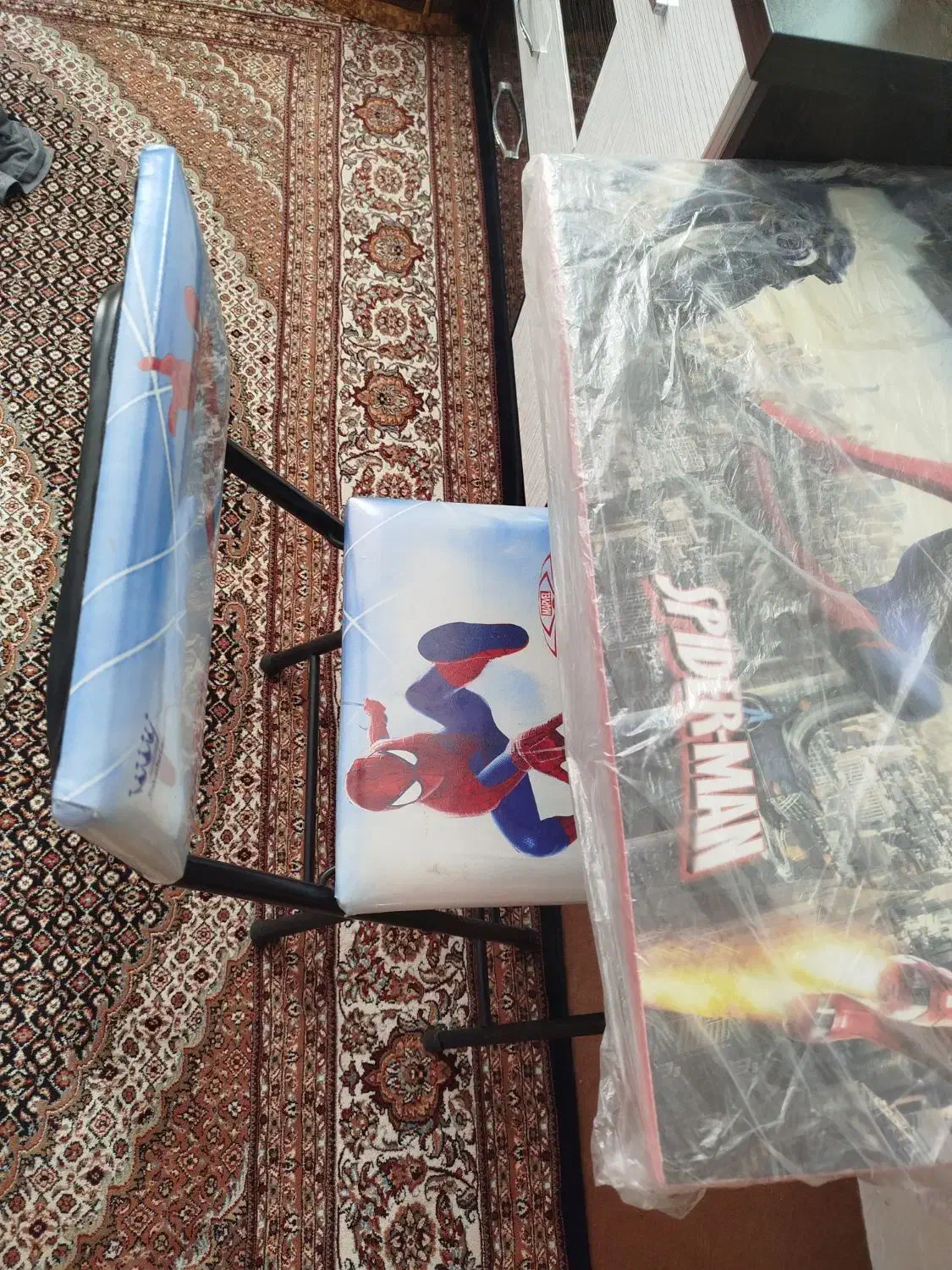 میز تحریر|میز تحریر و کامپیوتر|میانه, |دیوار