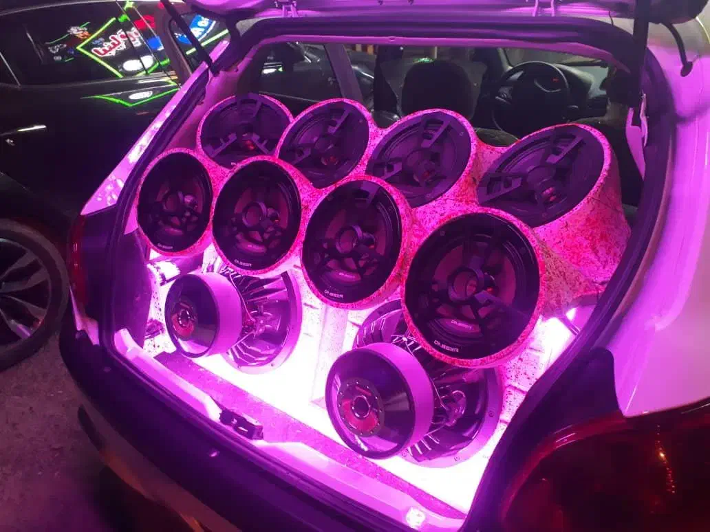 انواع طاقچه های سه بعدی یا برجسته خودرو|قطعات یدکی و لوازم جانبی|قم, حنیف نژاد|دیوار