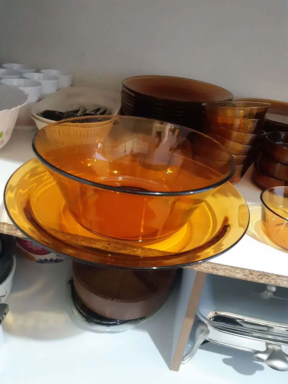 سرویس ۱۲ نفره دورالکس فرانسه عسلی رنگ|ظروف سرو و پذیرایی|کرج, حسن آباد|دیوار