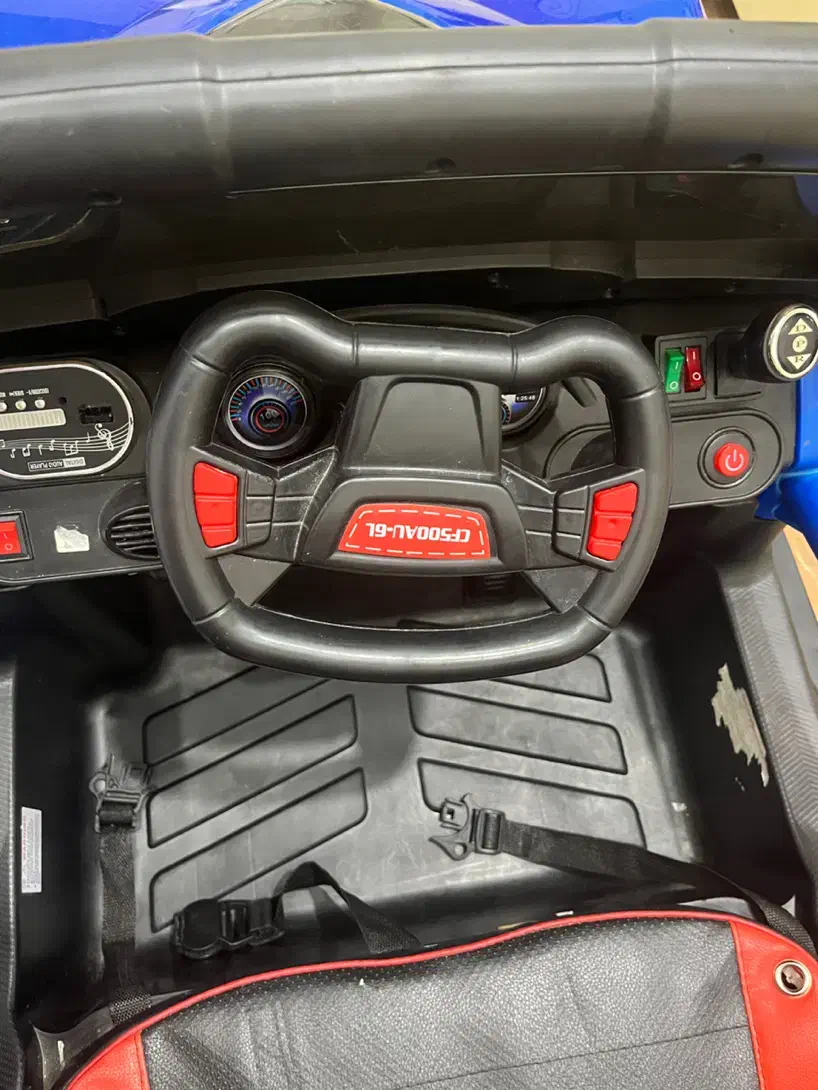 ماشین شارژی|اسباب‌بازی بچه|سیرجان, |دیوار