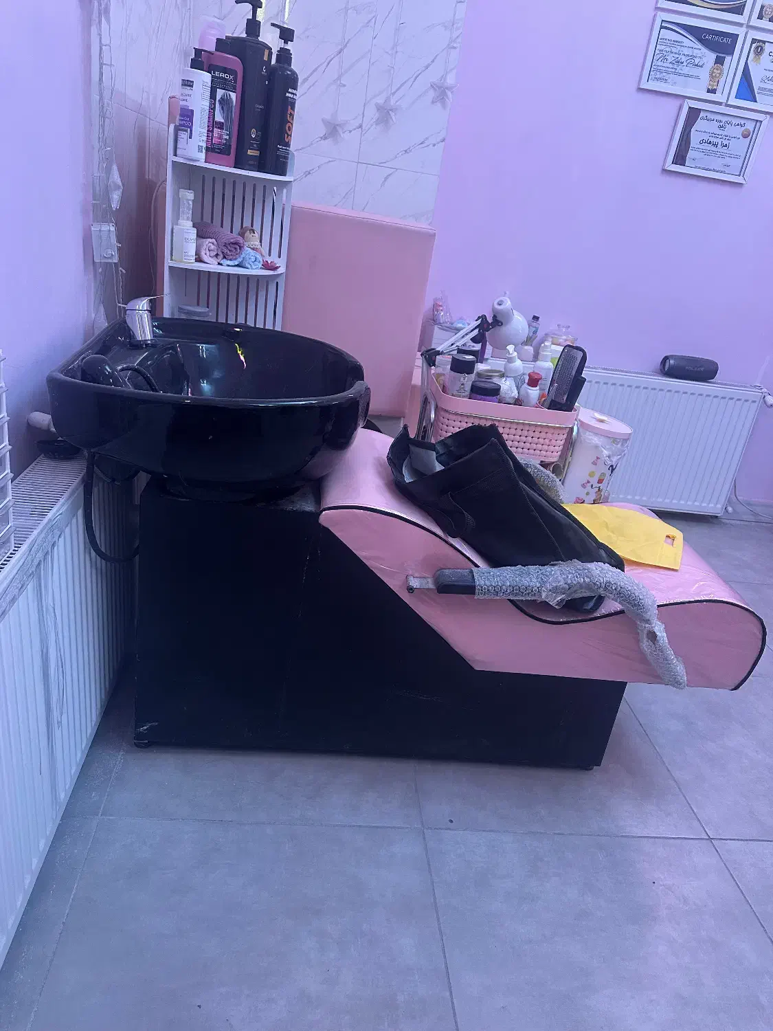 یک عدد سرشور و صندلی پدیکور صورتی سالم|آرایشگاه و سالنهای زیبایی|پردیس, فاز ۱۱|دیوار