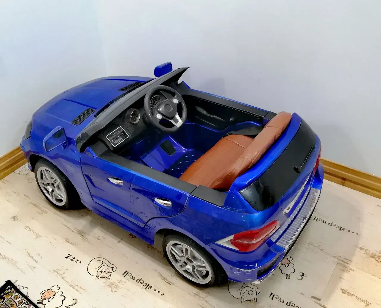 ماشین شارژی دو موتوره Laodis|اسباببازی بچه|قم, سعادتی|دیوار