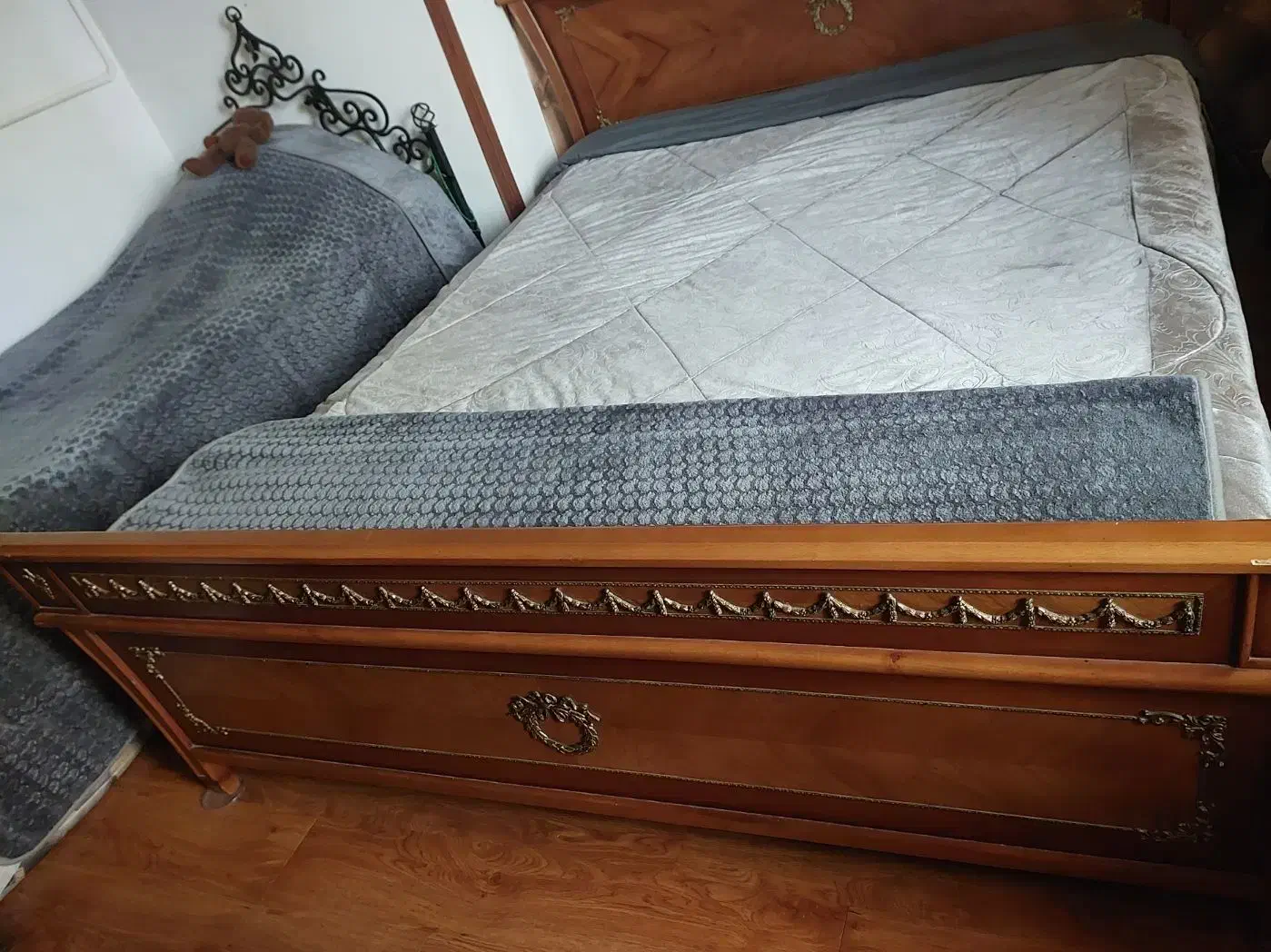 سرویس خواب دو نفره بهترین چوب|تخت و سرویس خواب|کرج, مهرویلا جنوبی|دیوار