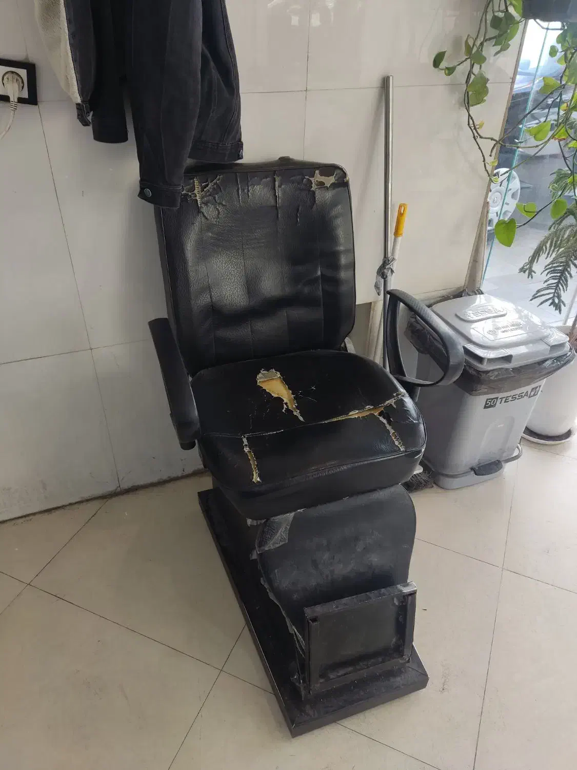 صندلی|مبلمان اداری|شیراز, کوی فرهنگیان|دیوار