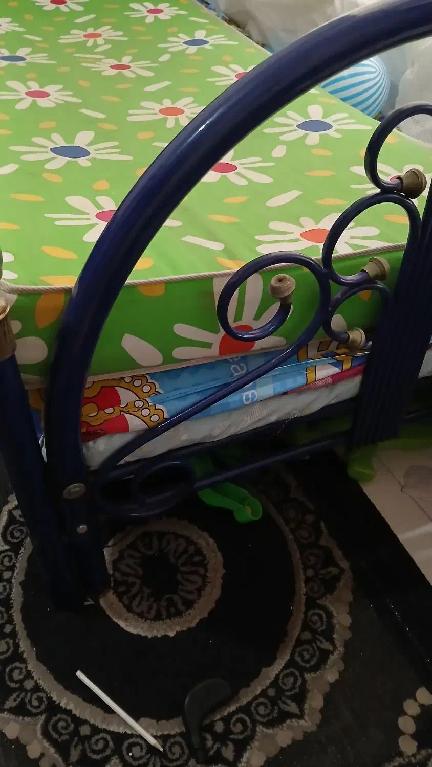 تشک نوجوان|تخت و سرویس خواب|ساری, |دیوار