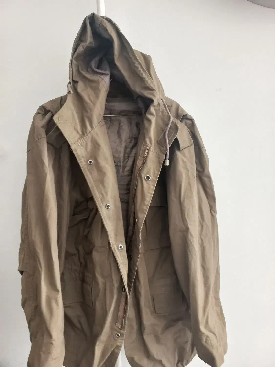 لباس سربازی|لباس|مسجد سلیمان, |دیوار