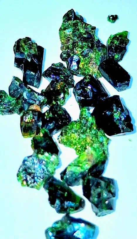 گارنت سبز دمانتوئید جواهری خالص و راف|بدلیجات|کرج, ساسانی (قلمستان)|دیوار