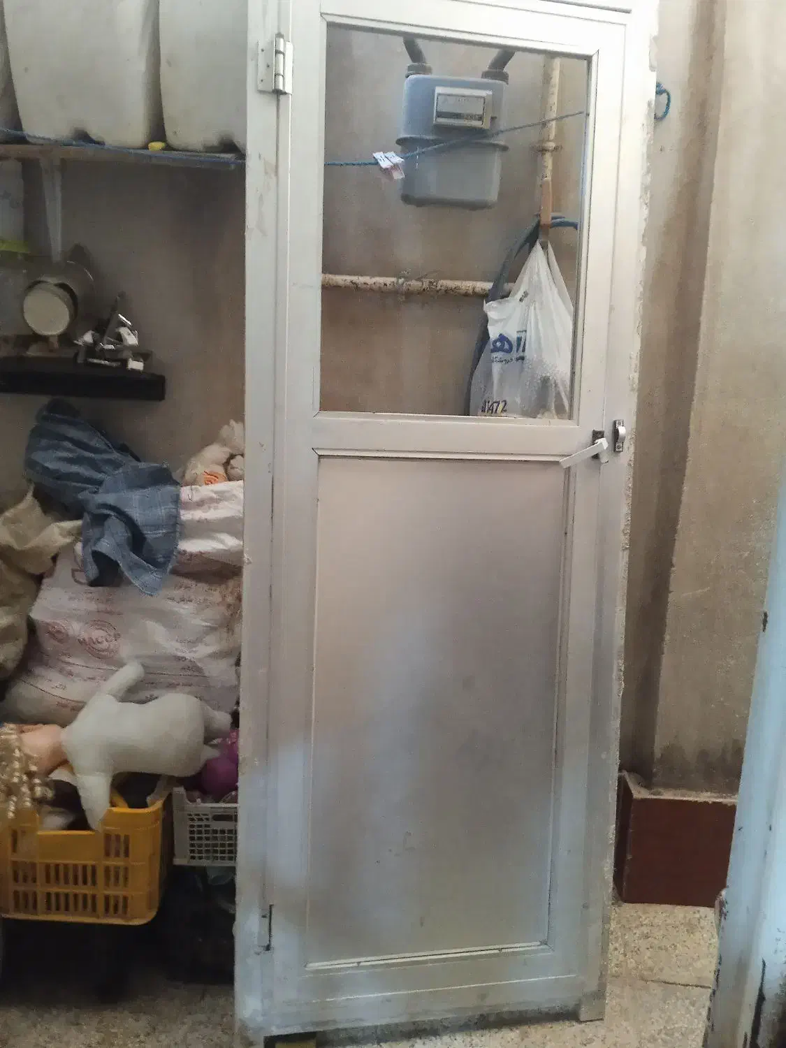 در دستشویی حمام آلمینیومی|مصالح و تجهیزات ساختمان|اقبالیه, |دیوار