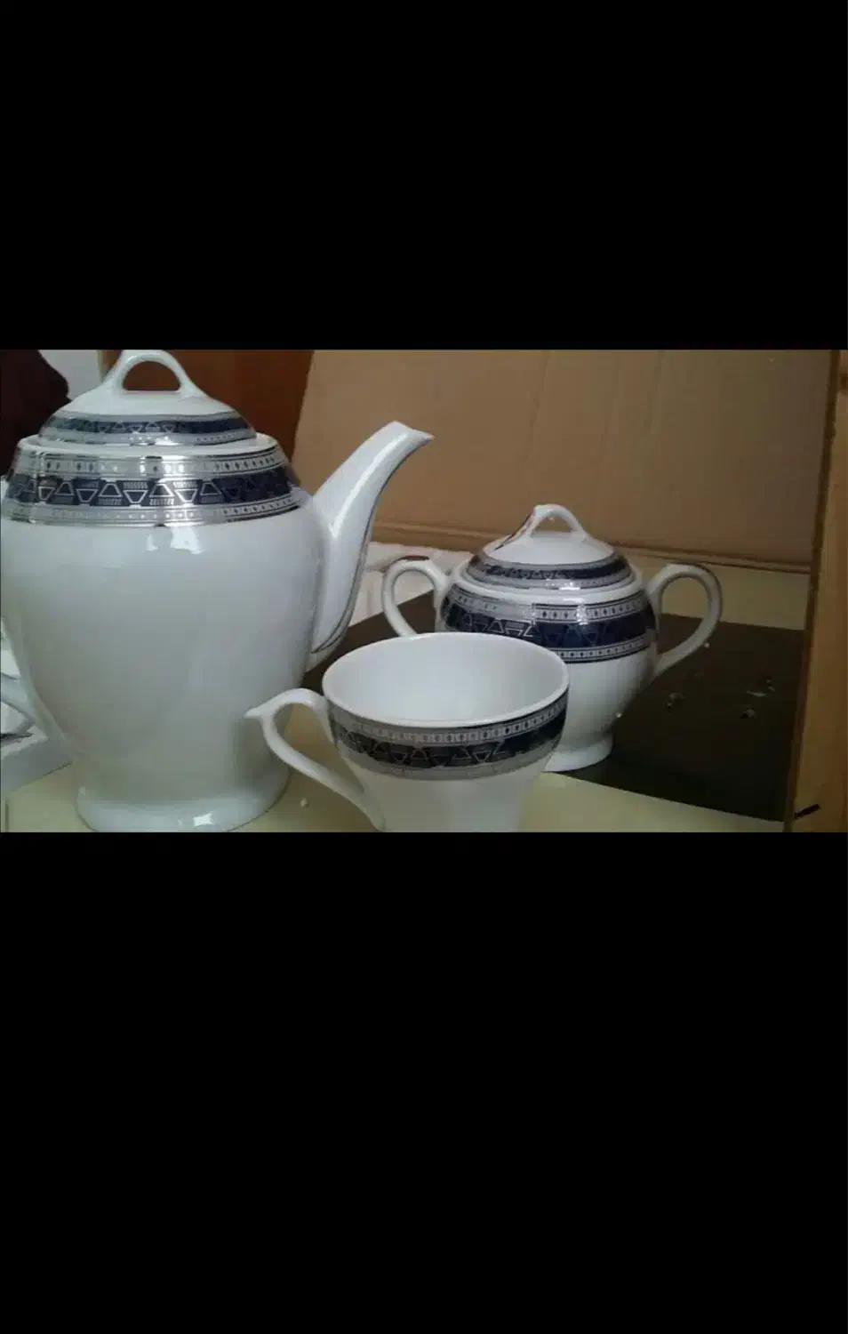 سرویس چینی ۱۲ نفره|ظروف سرو و پذیرایی|اراک, |دیوار