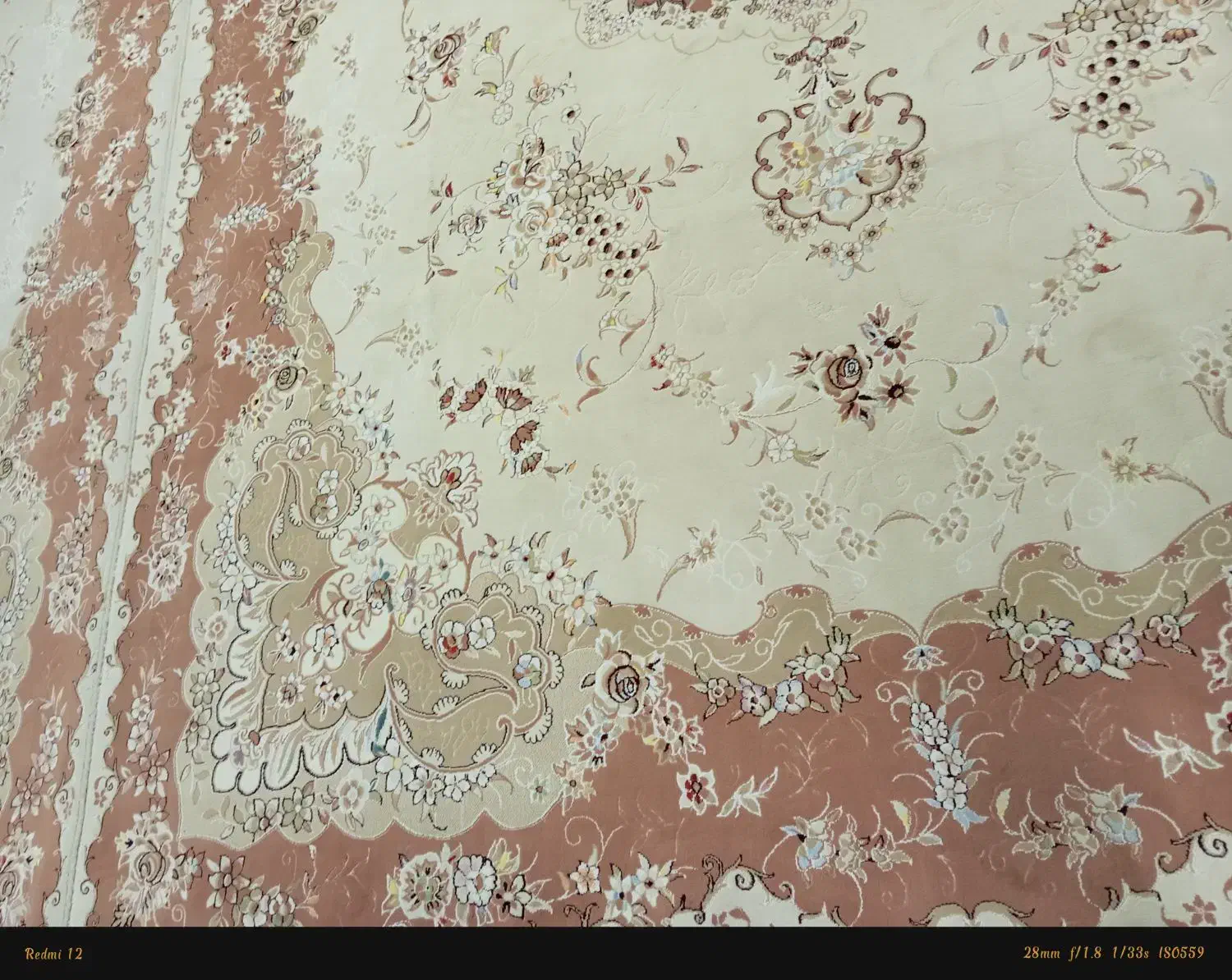 یک جفت فرش ماشینی برجسته|فرش|باسمنج, |دیوار