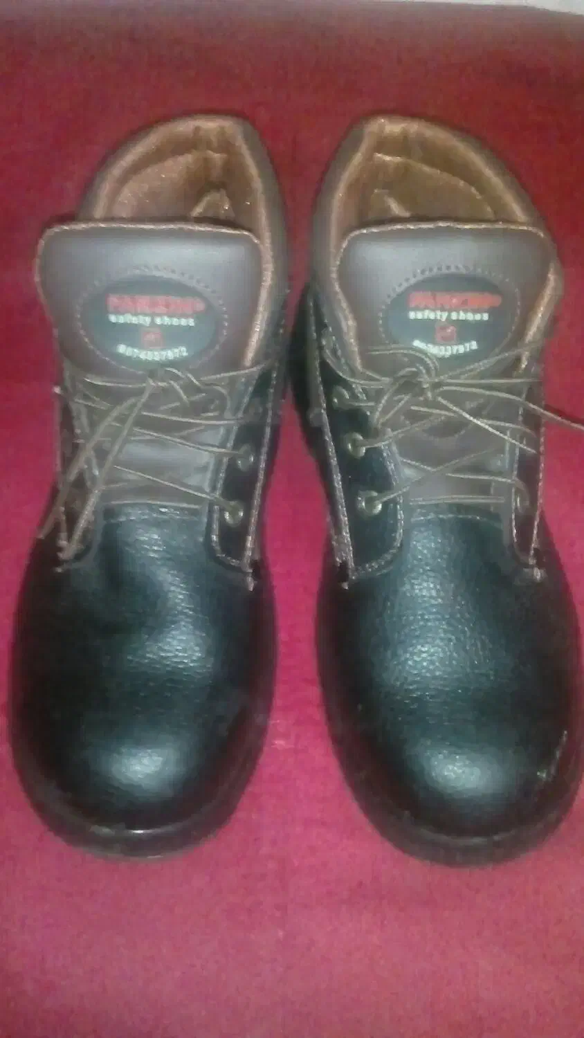 کفش|کیف، کفش، کمربند|خان ببین, |دیوار