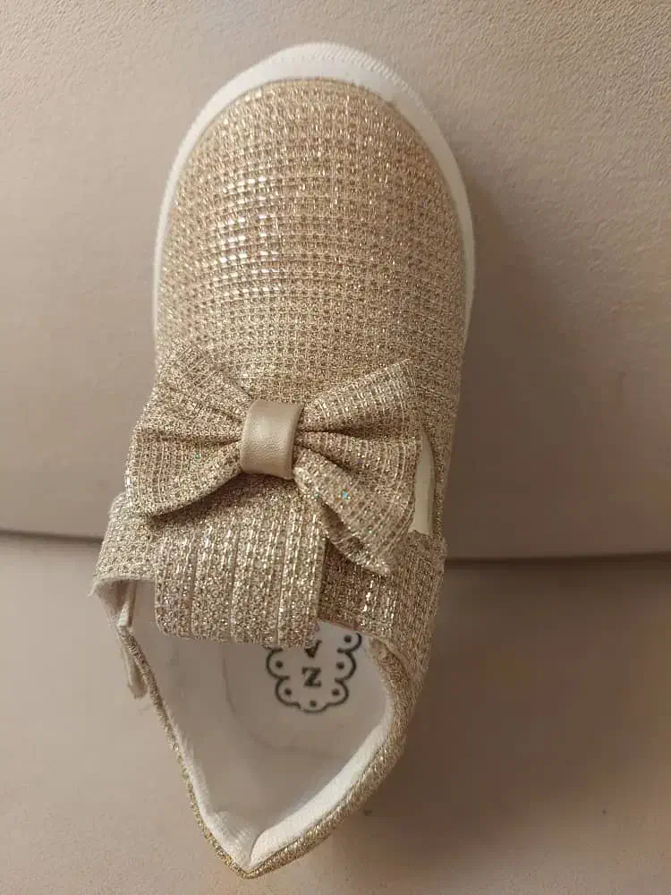 کفش بچه گانه فقط 200|کیف، کفش، کمربند|بوشهر, |دیوار