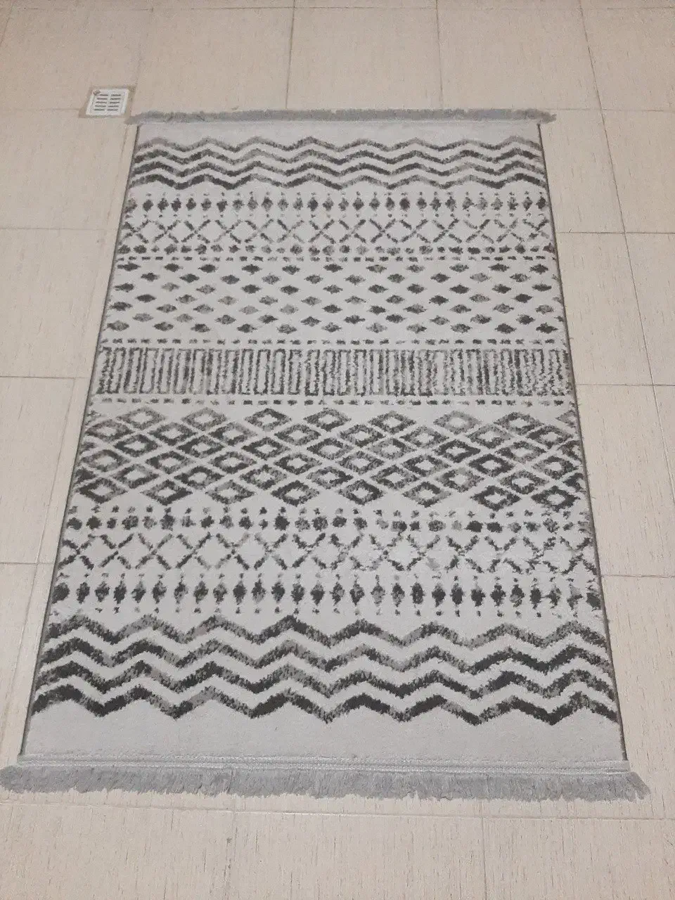 فرش نو|فرش|سبزوار, شرق کال عیدگاه|دیوار