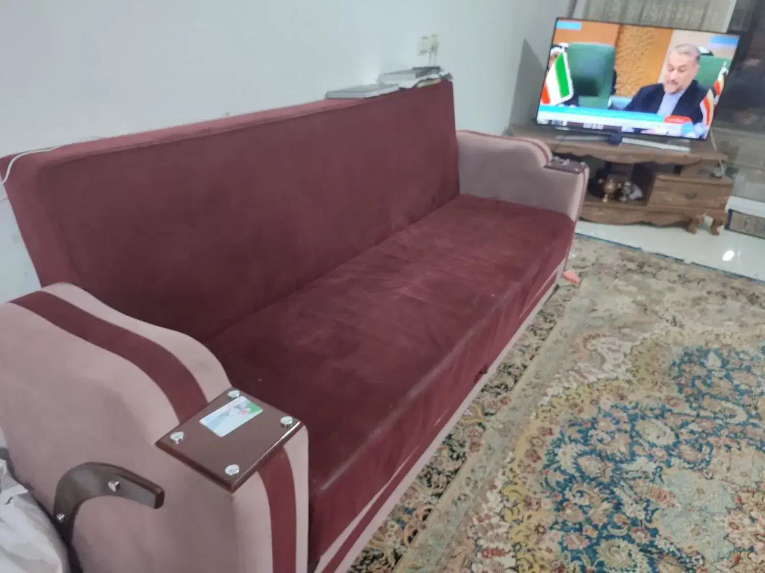 مبل راحتی وتخت خواب شو|مبلمان خانگی و میز عسلی|اصفهان, لیمجیر|دیوار