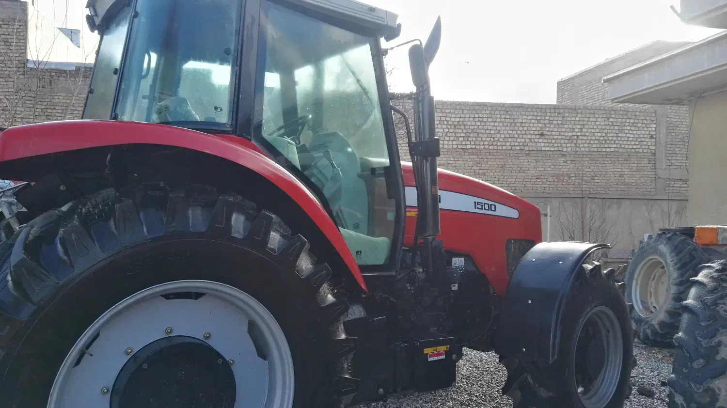 تراکتور فرگوسن 1500|خودرو سنگین|بروجن, |دیوار