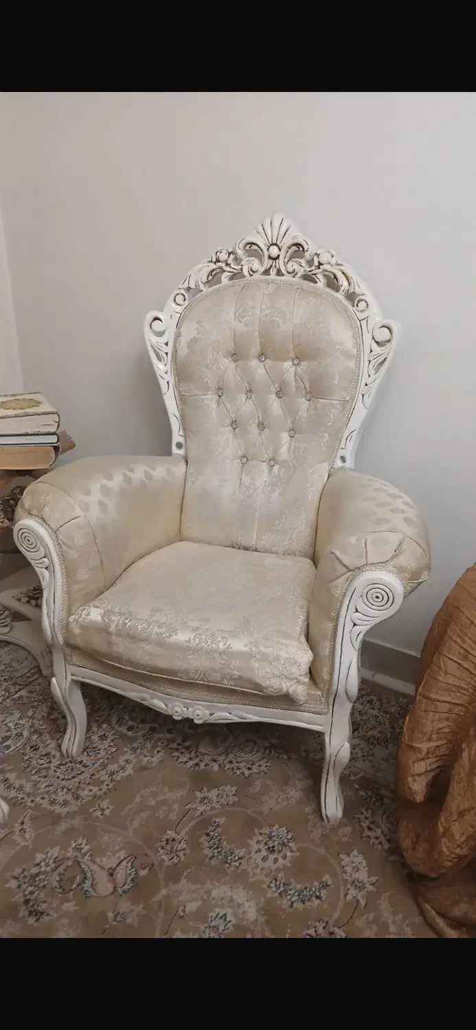 مبل کلاسیک ۹ نفره سفید|مبلمان خانگی و میز عسلی|تهران, افسریه شمالی|دیوار