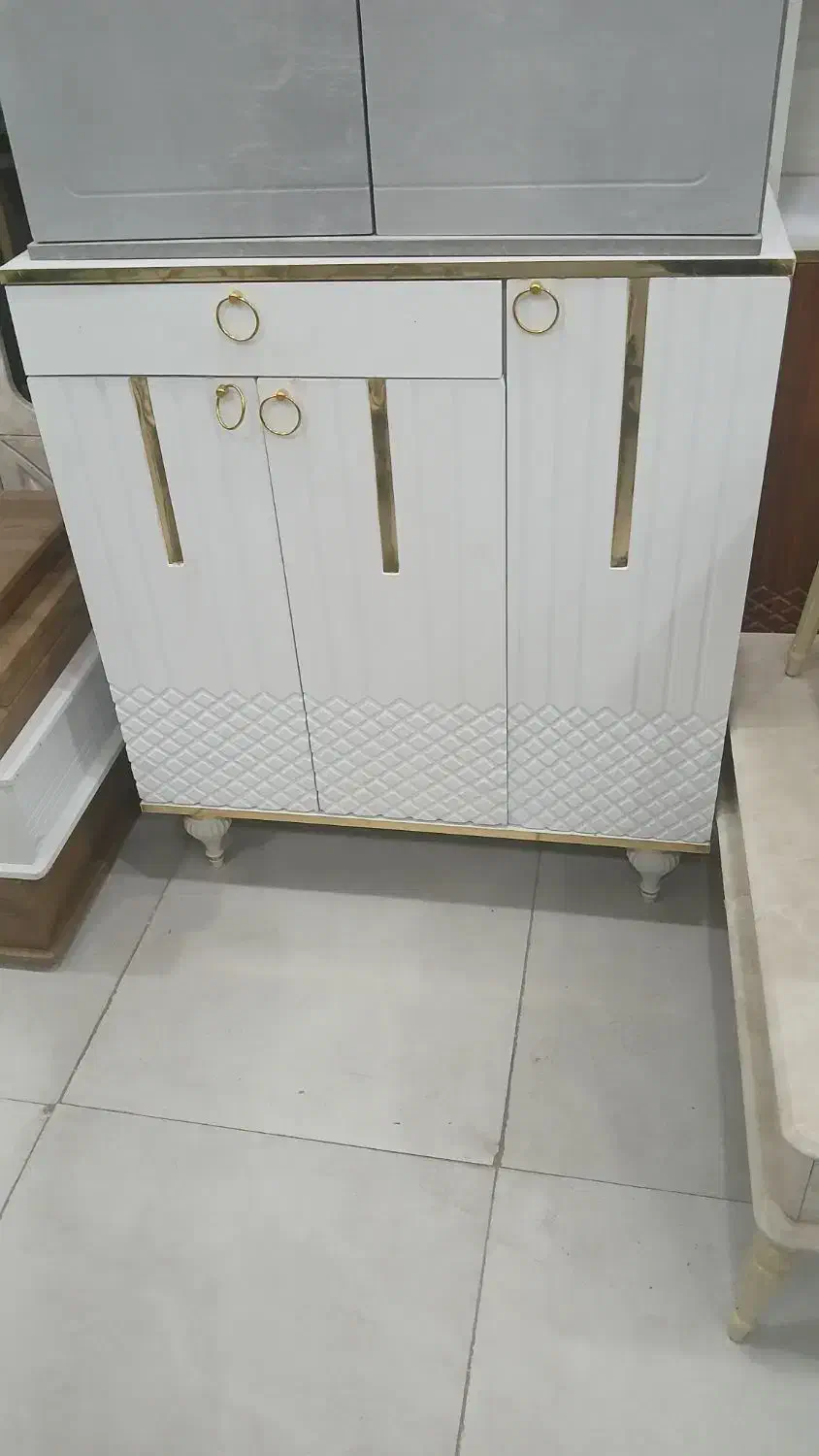 جاکفشی تک وعمده|جاکفشی، کمد، دراور|اهواز, کمپلو جنوبی|دیوار