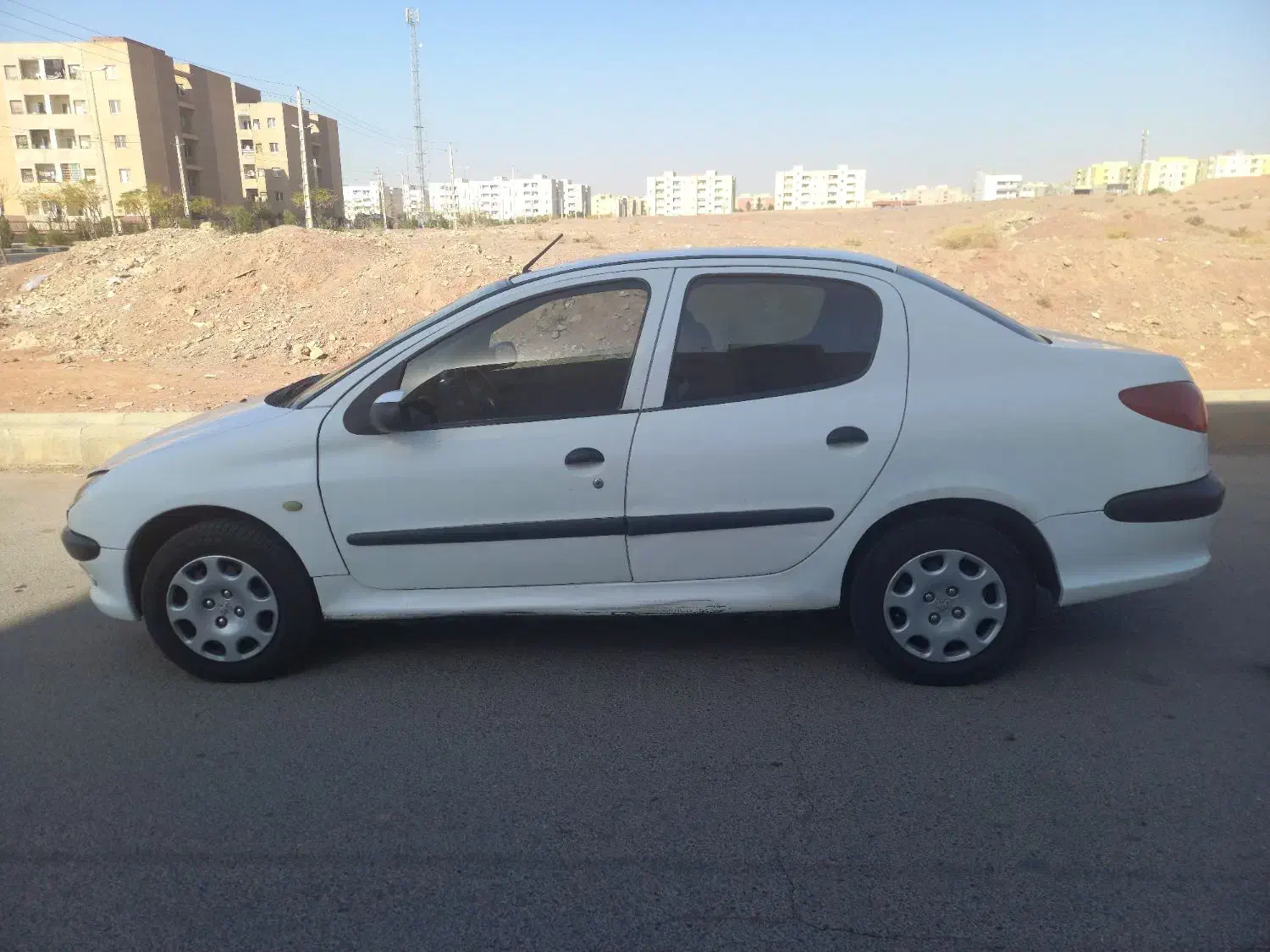 ۲۰۶v8صندوقدار|خودرو سواری و وانت|پرند, فاز ۶|دیوار