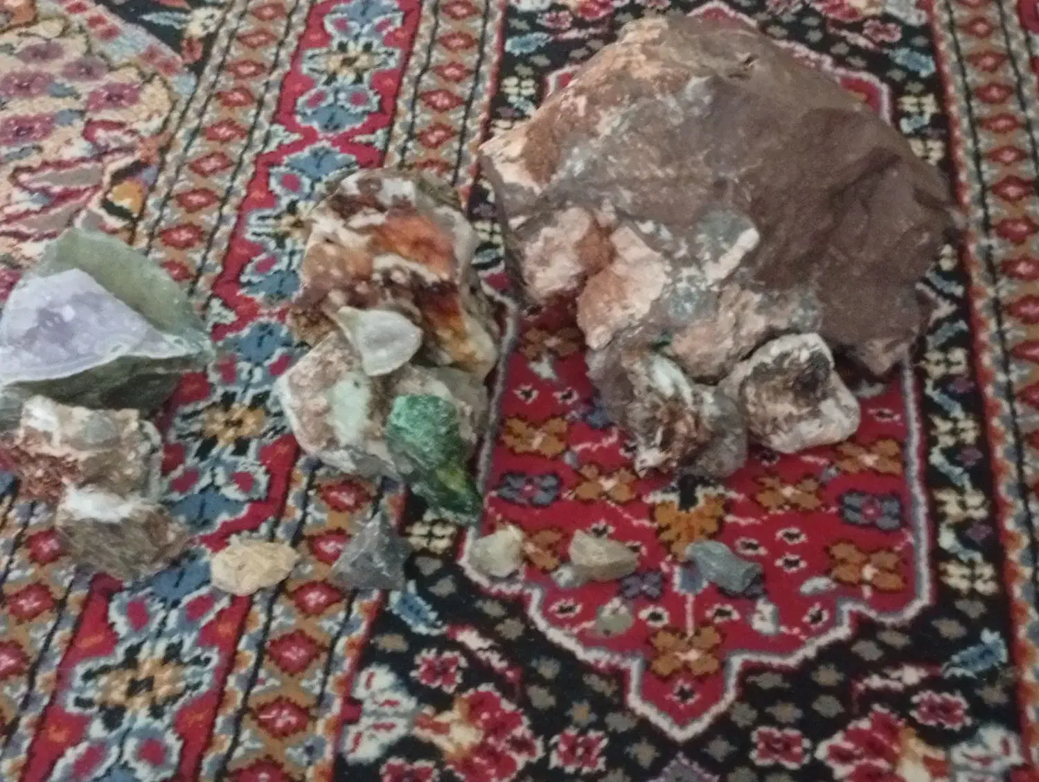 سنگ آماتیس و کفتری و شیشه ای و...|جواهرات|سمنان, |دیوار