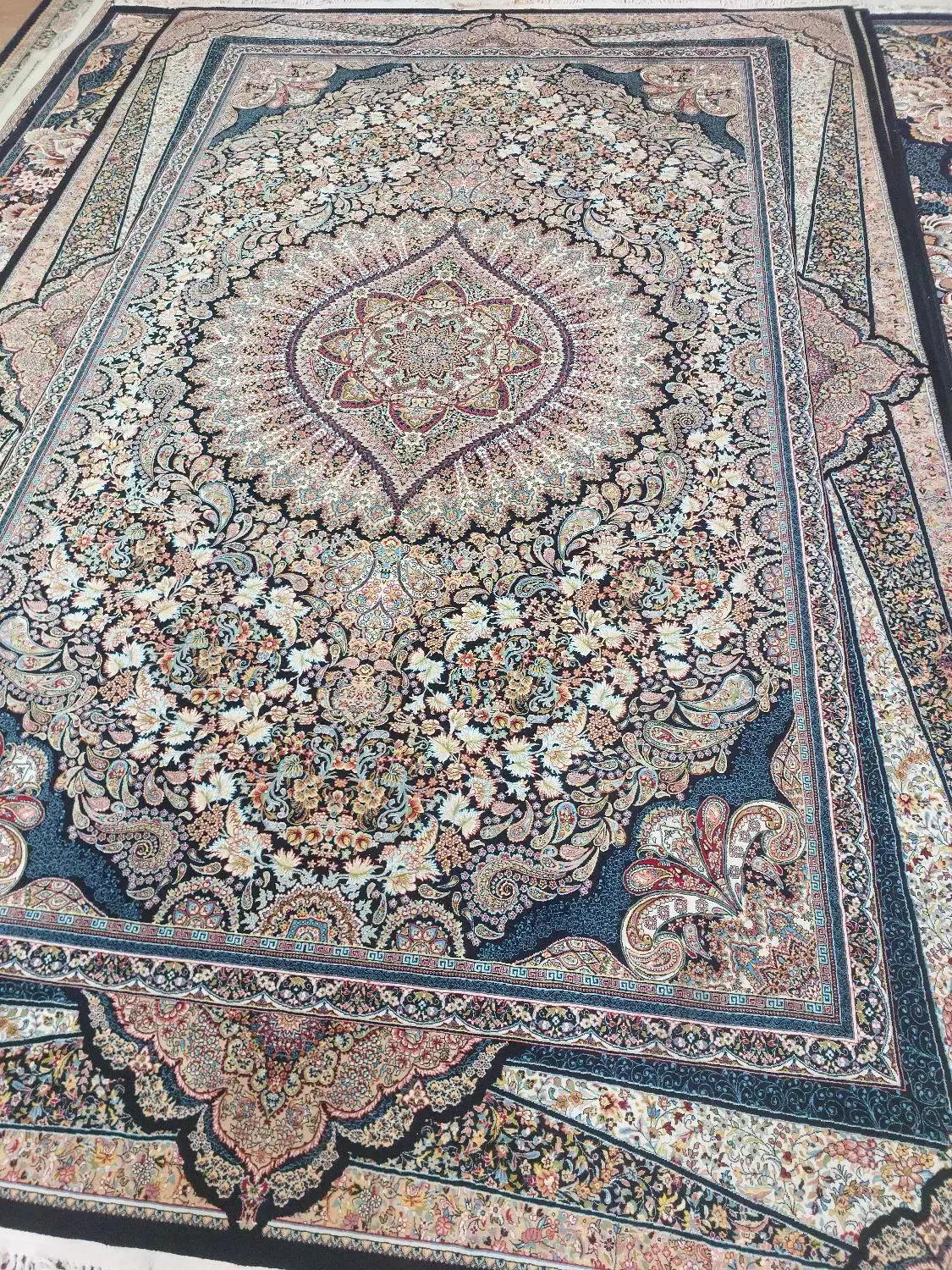 فرش امیرزاده دوتخته ۶متری ۱۲۰۰شانه مشهد درحدنو|فرش|مشهد, شاهد (شهرک غرب)|دیوار