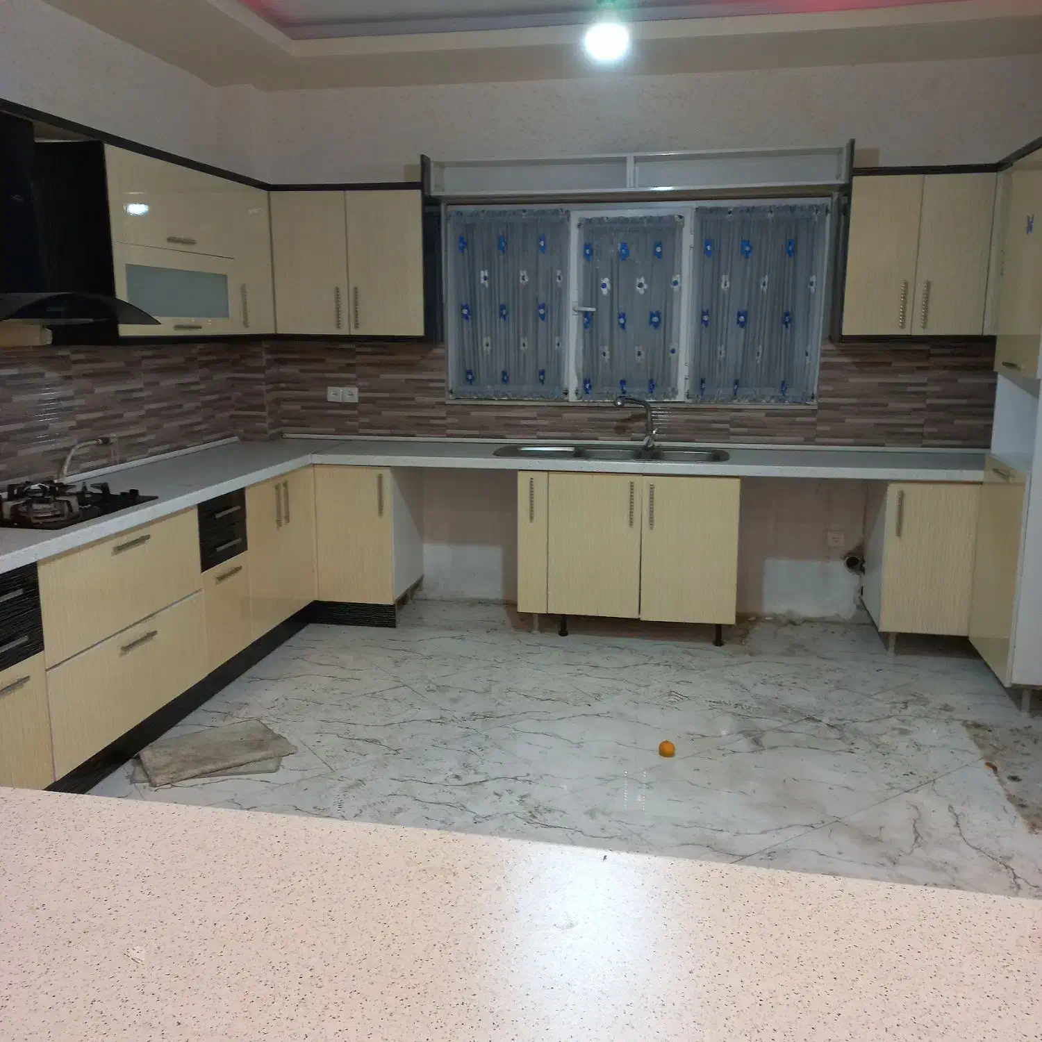 ۱۵ متر کابینت بالا وپایین همراه سینک وگاز وهود|جاکفشی، کمد، دراور|فریدونکنار, |دیوار