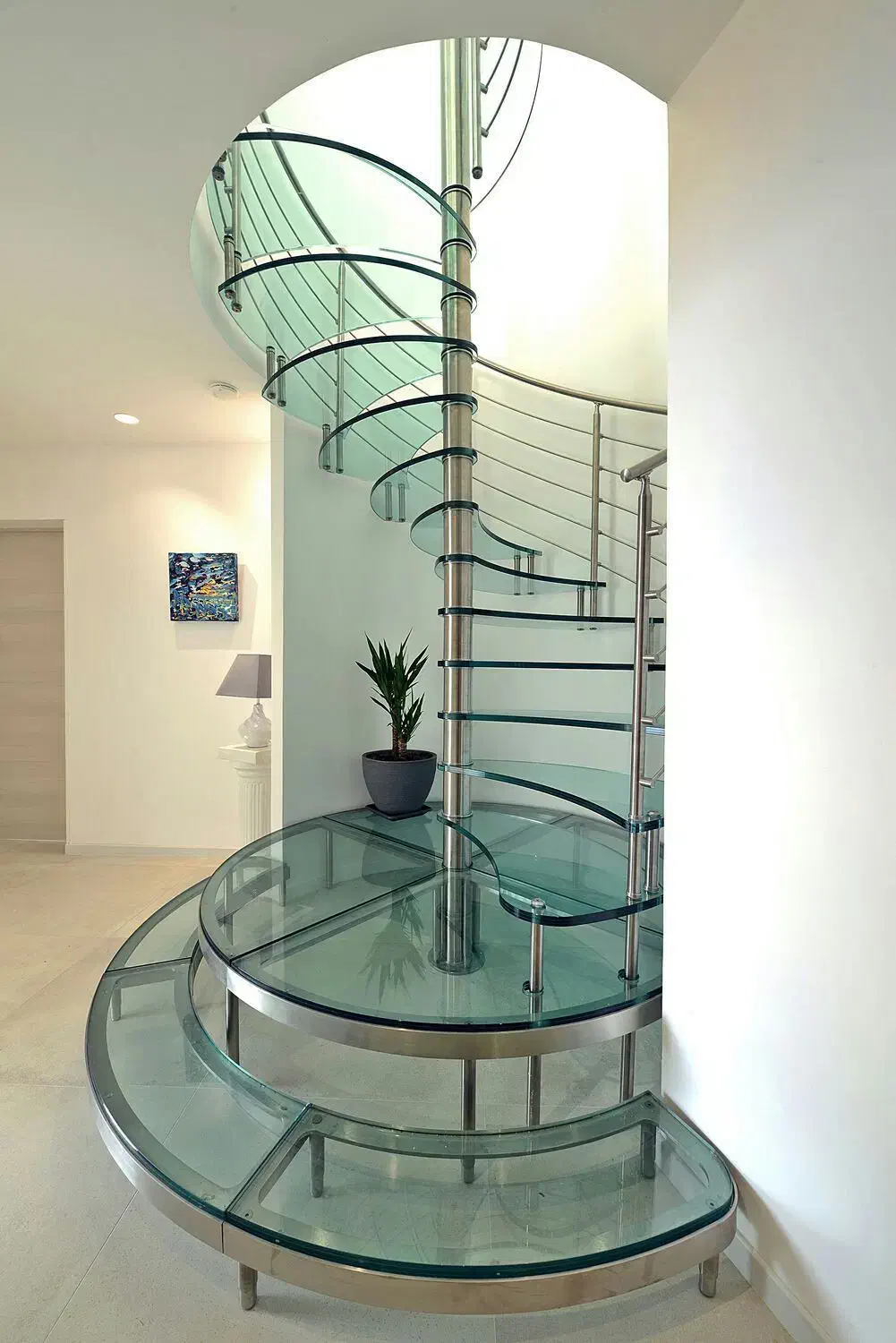 ساخت و اجرای پله های مدرن و کلاسیک ...|خدمات پیشه و مهارت|قم, چهل درخت‎|دیوار