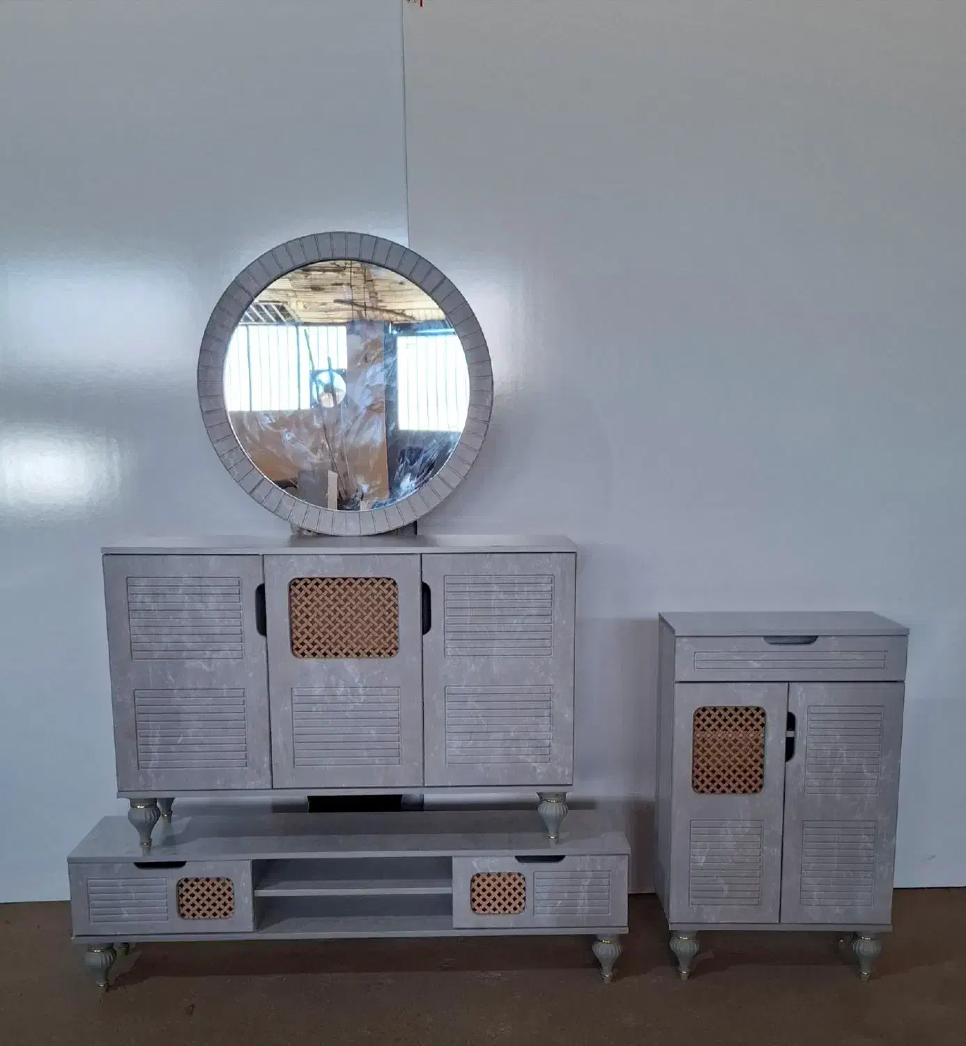 ست میز TV و آینه کنسول مدل (رادیویی)|بوفه، ویترین، کنسول|مشهد, گرجی علیا|دیوار