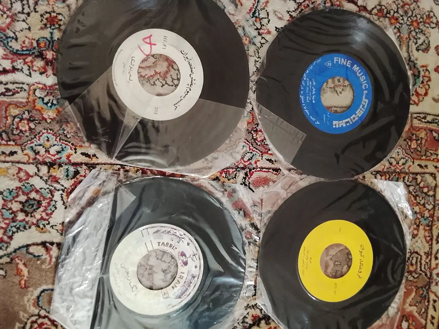 صفحه گرام|فیلم و موسیقی|سنندج, |دیوار