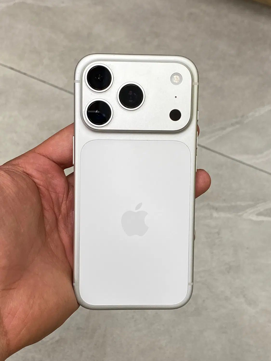ایفون ۱۷ پرو ۲۵۶ گیگ درحد نو iphone 17pro 256 ZAA|موبایل|تهران, پونک|دیوار
