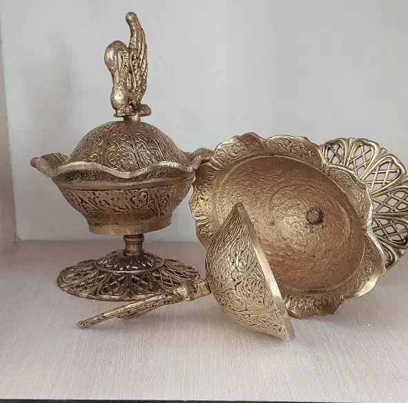 قندان برنز اصل قدیمی تزئینی دکوری|صنایع دستی و سایر لوازم تزئینی|قم, بنیاد|دیوار