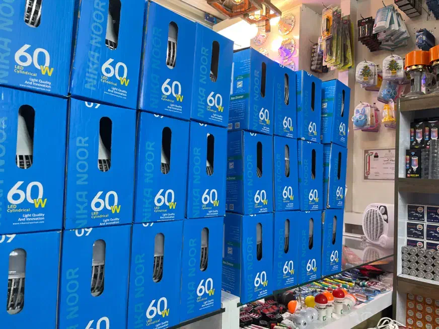 لامپ ۶۰ ات نیکا نور دارای هیت سینک ۱۸ ماه گارانتی|لامپ و چراغ|ملایر, |دیوار