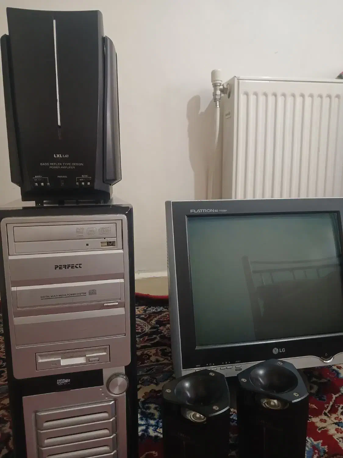 کامپیوتر قدیمی|رایانه رومیزی|فولادشهر, A2|دیوار