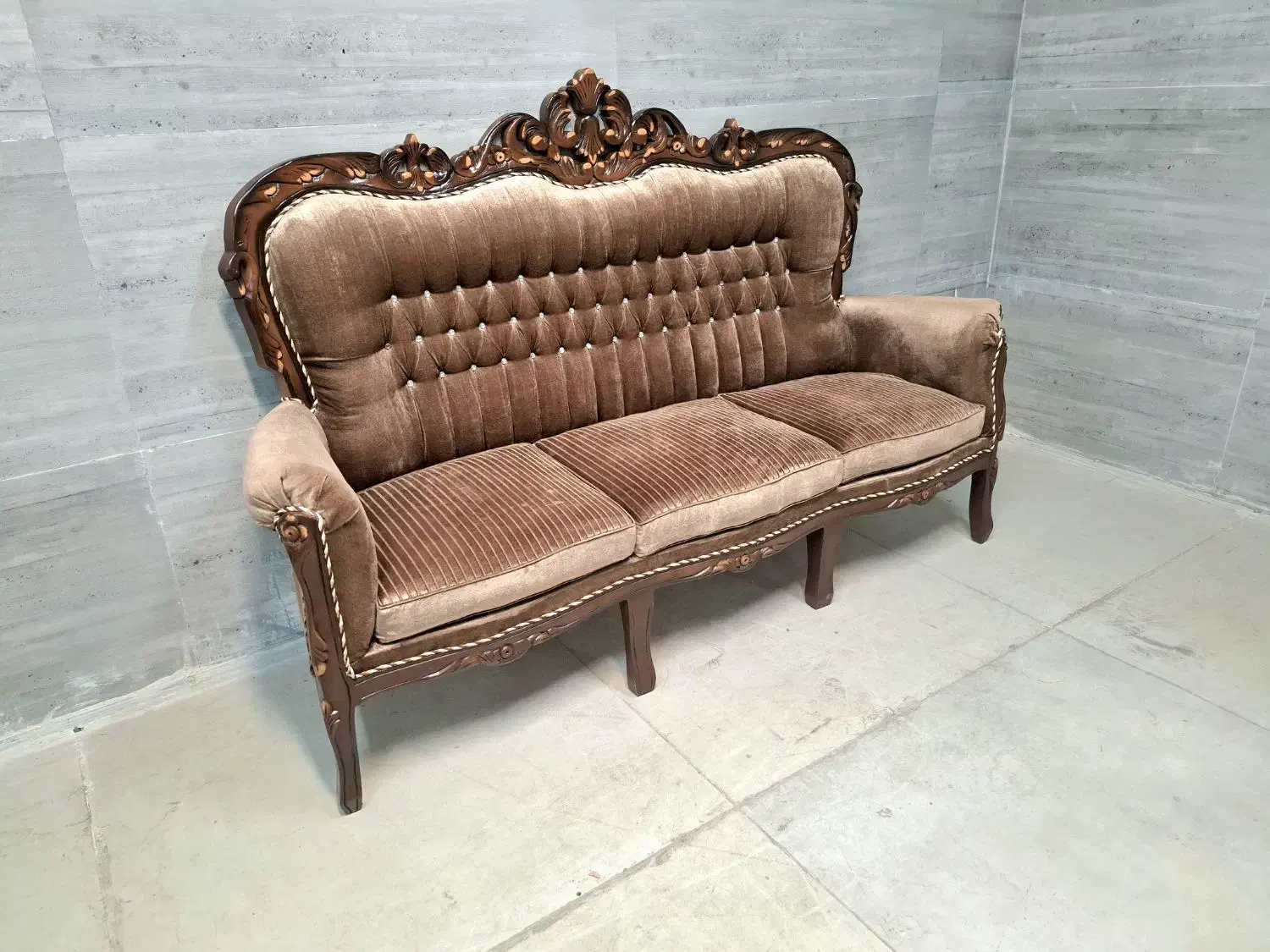 مبل استیل ۹ نفره ویکتوریا سالم و تمیز|مبلمان خانگی و میز عسلی|اصفهان, جلالیه|دیوار