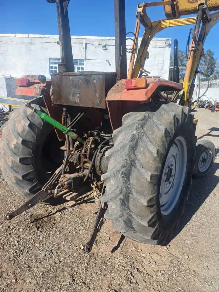 تراکتور ۲۸۵ بیل لودری|خودرو سنگین|چاهک, |دیوار