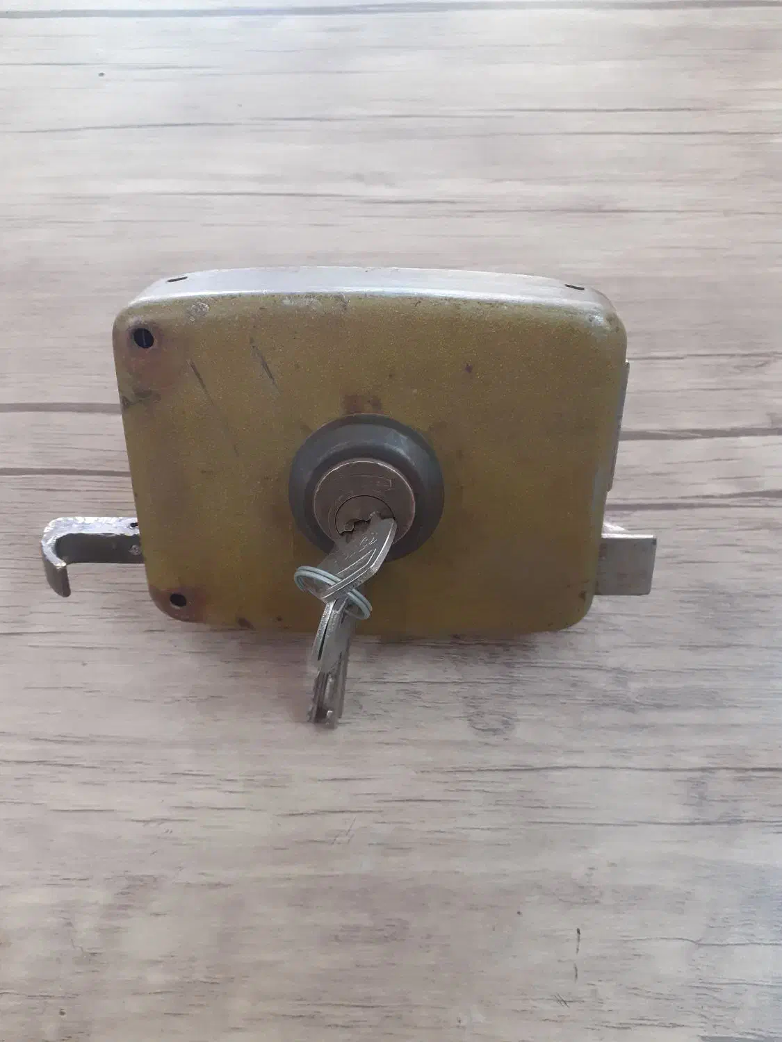 قفل حیاطی ۱۱۲۵ انگلیسی|ابزارآلات|اصفهان, شهید رجایی|دیوار