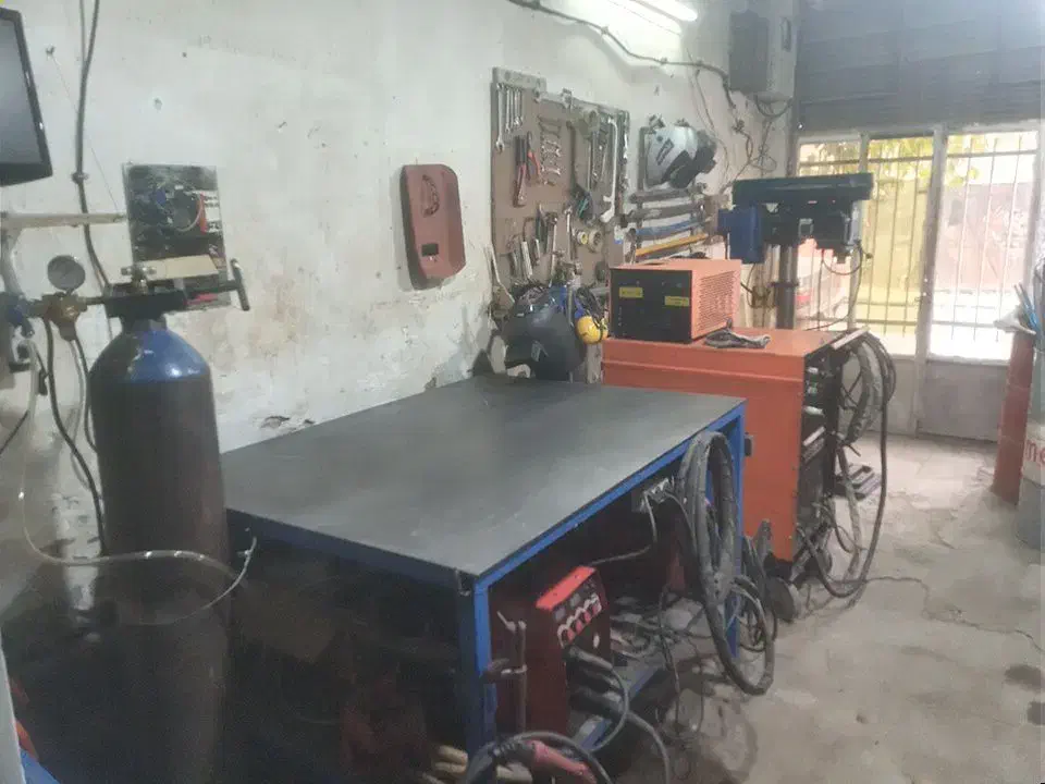 استخدام استاد کار بالابر هیدرولیک و وینچی|استخدام صنعتی، فنی، مهندسی|باغستان, |دیوار