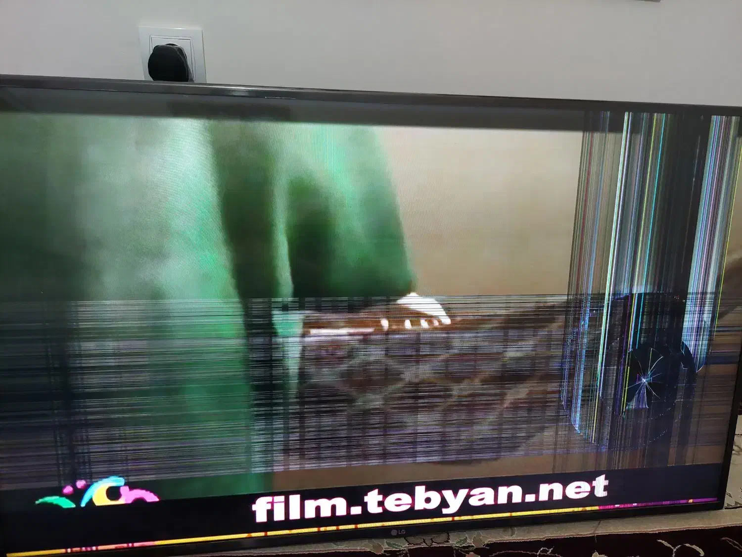 تلویزیون ۵۰ پنل شکسته|تلویزیون و پروژکتور|ارومیه, |دیوار