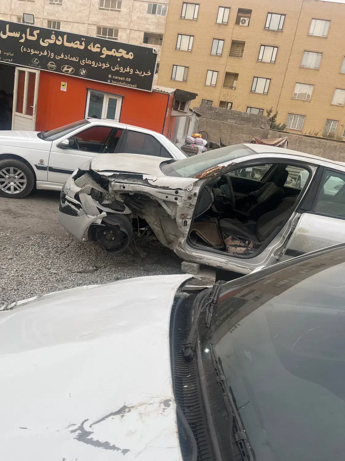 خریدار خودروهای تصادفی و چپی|خدمات موتور و ماشین|ساوه, |دیوار