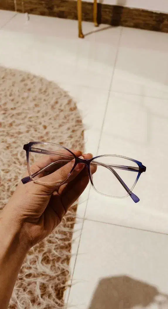 فرم عینک کاملاً نو و استفاده نشده|زیورآلات و اکسسوری|رشت, یخسازی|دیوار