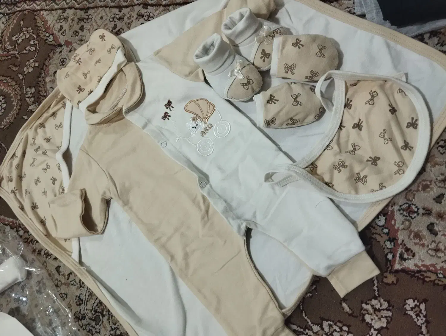 لباس نوزاد|کفش و لباس بچه|مشهد, امیر آباد|دیوار