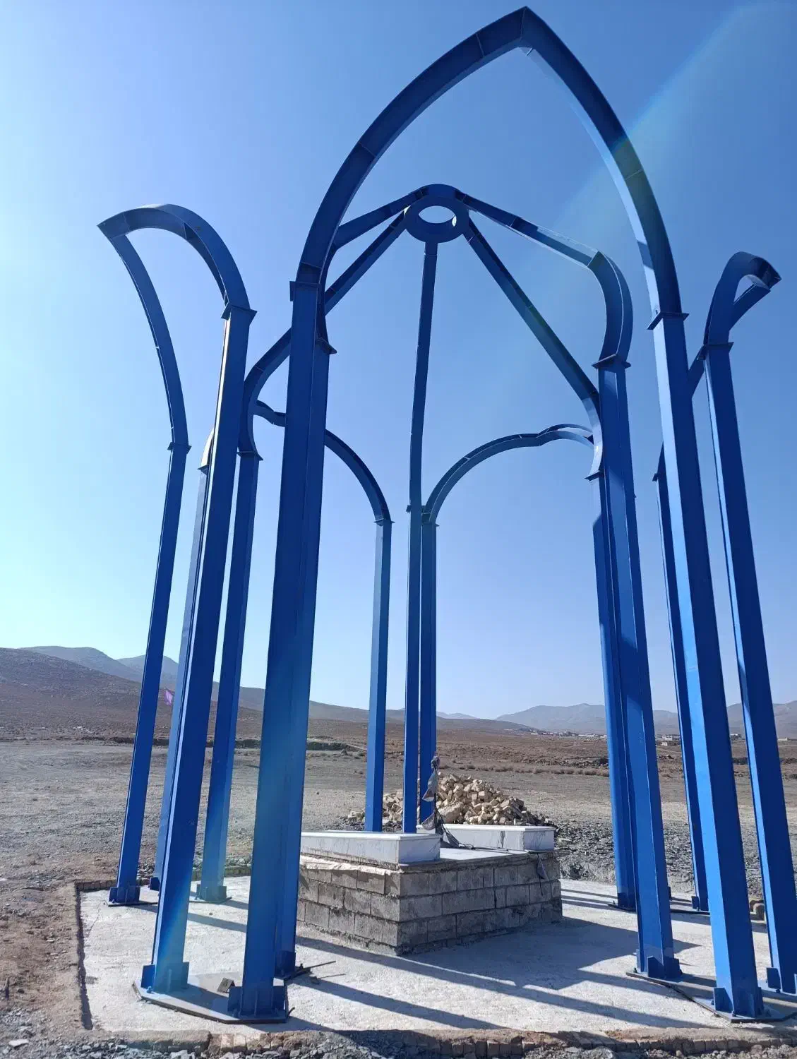 نیازمند کارگر افغانی یا ایران ی|استخدام معماری، عمران و ساختمانی|میمه, |دیوار