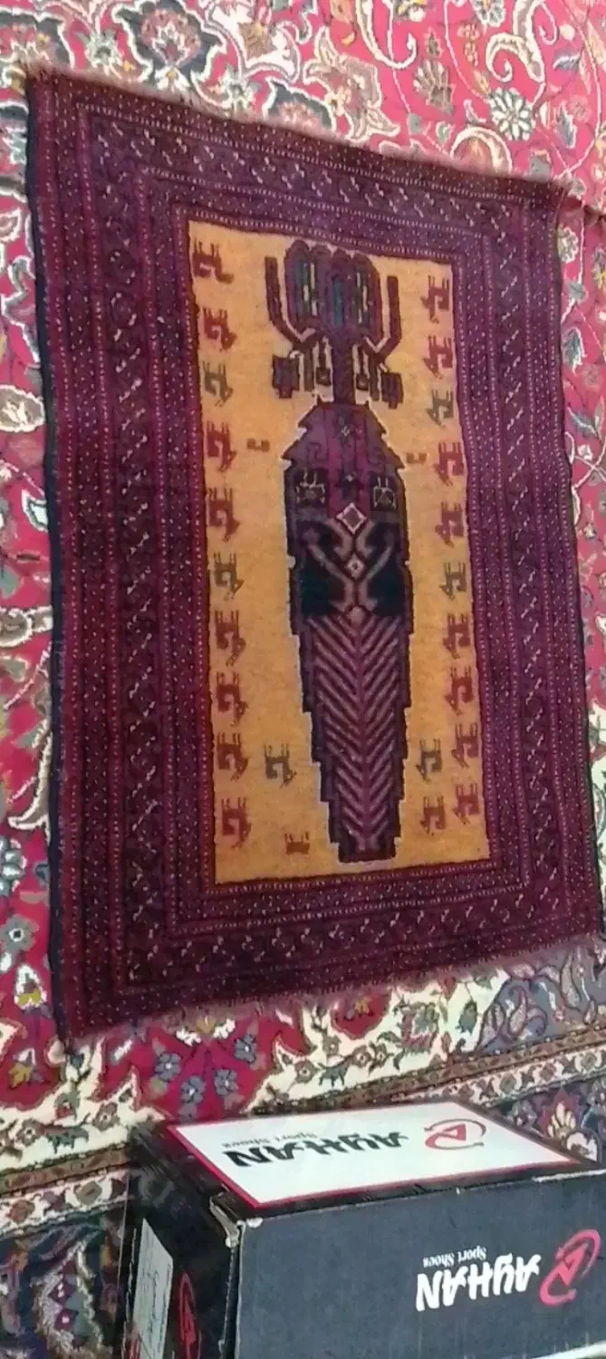 قالیچه ی دست بافت قدیمی ابعاد یک متر در یکونیم متر|فرش|گلستان (تهران), |دیوار