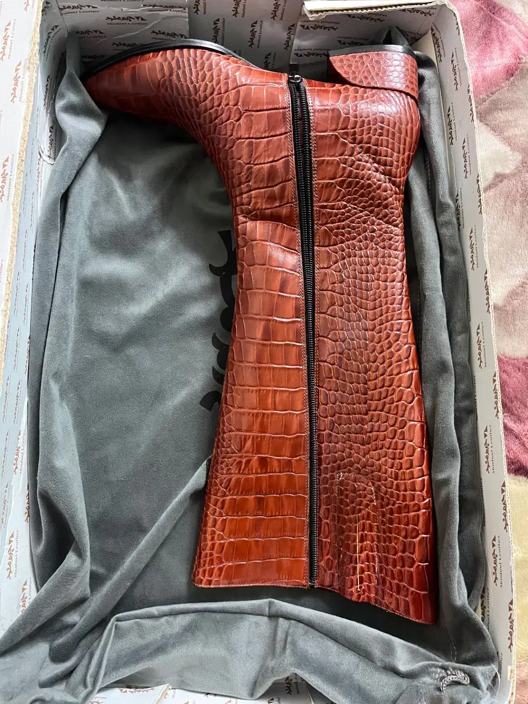 بوت چرم مشهد|کیف، کفش، کمربند|ری, شهید غیوری (ابن باویه)|دیوار