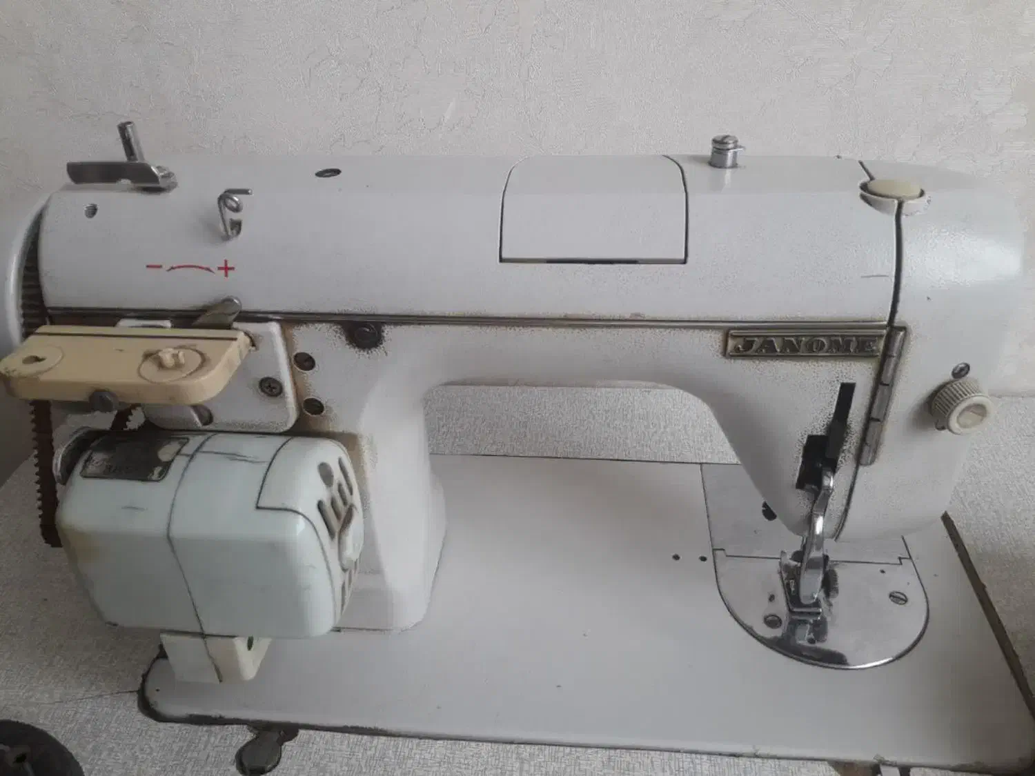 چرخ|چرخ خیاطی و ریسندگی|قم, علی آباد سعدگان|دیوار