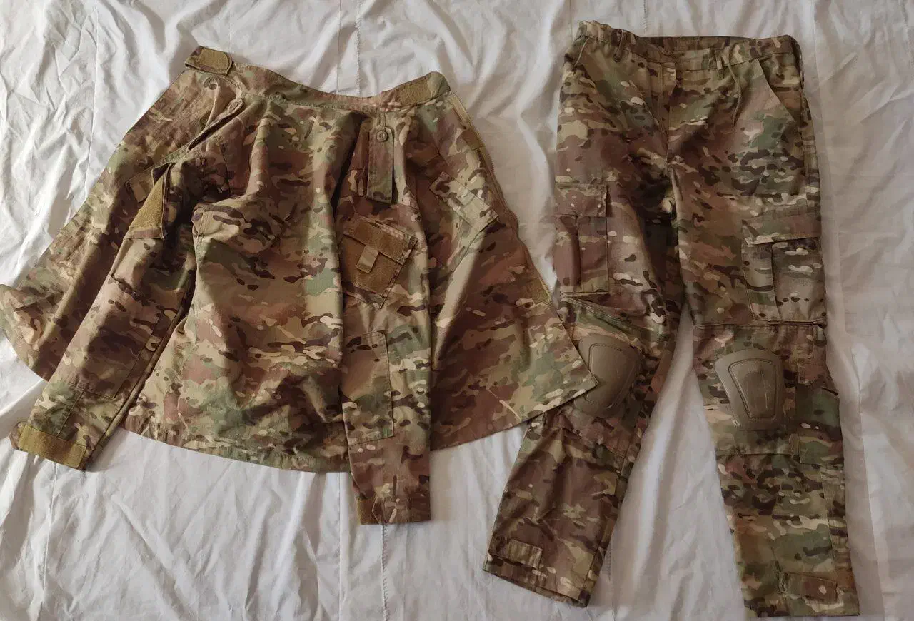 لباس نظامی مولتی‌کم|لباس|شیراز, لشکری‎|دیوار