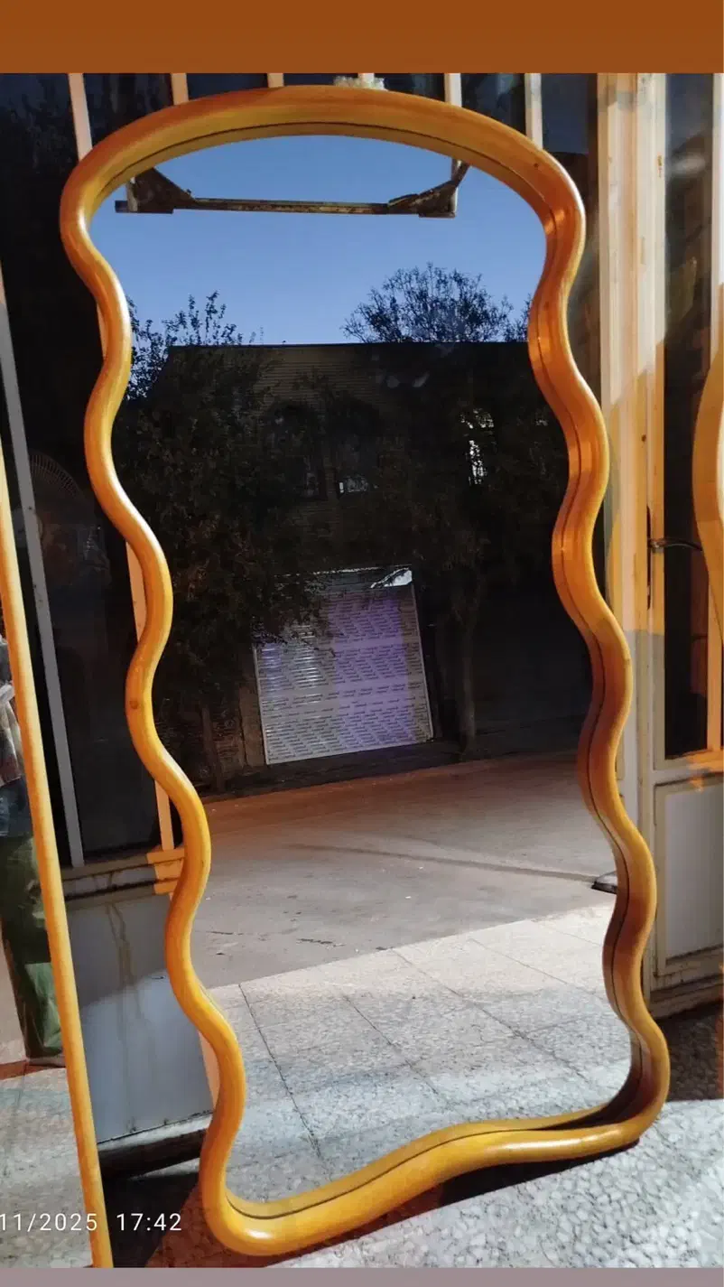 اینه با قاب چوبی|آینه|قم, قلعه کامکار|دیوار