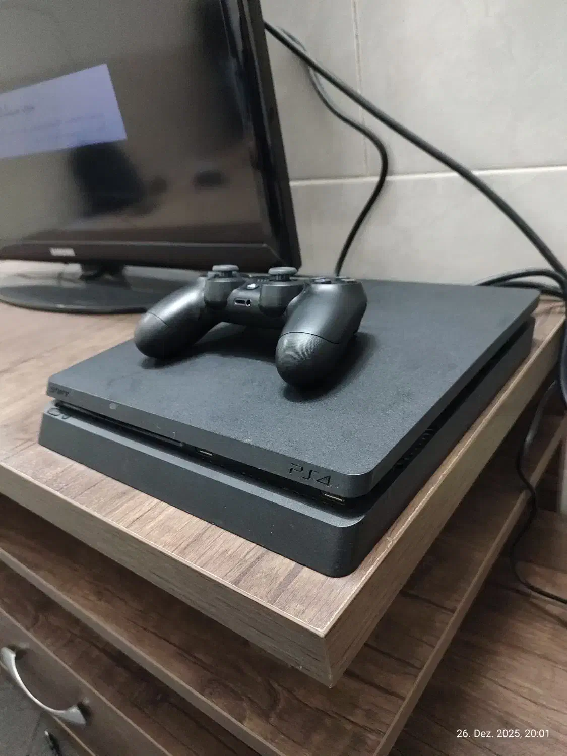 PS4 Slim 500 GB|کنسول، بازی ویدئویی و آنلاین|قم, دروازه چوبی|دیوار