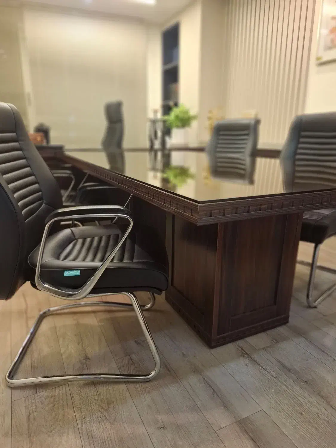 میز کنفرانس با ۴ صندلی|دفتر کار|ارومیه, |دیوار